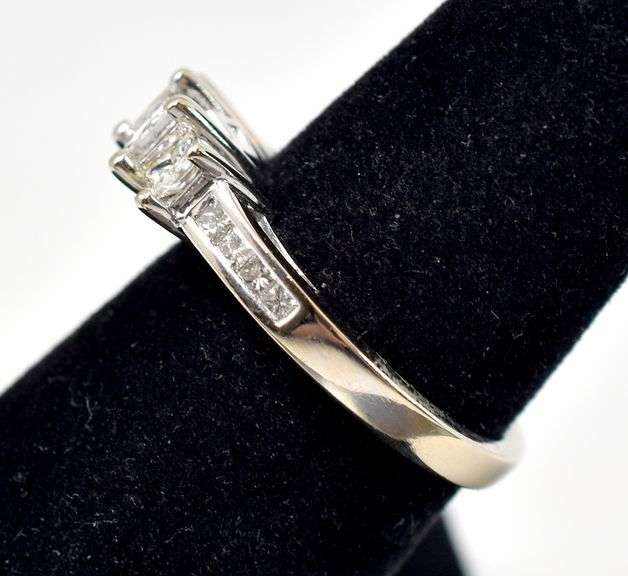 Ravishing 14K White Gold 0.70CTW Diamond Ring