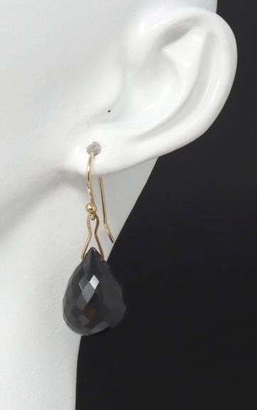 14kt Yellow gold black onyx dangle earrings