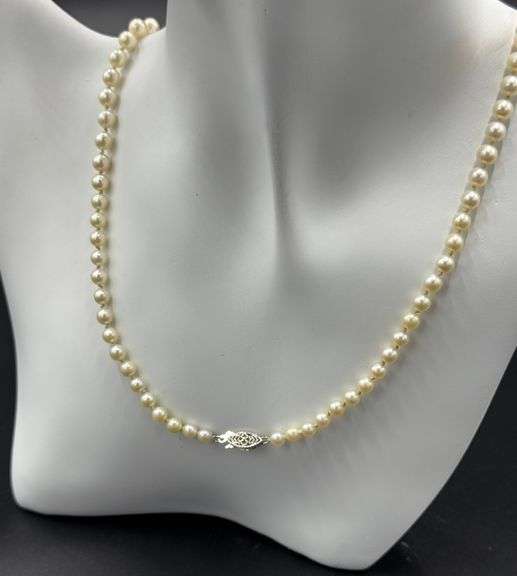 Graduated Pearl Necklace