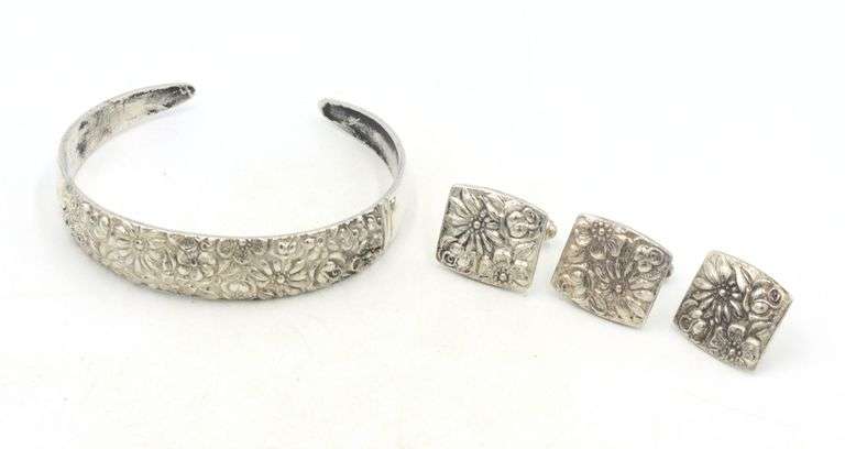 Group lot of Vintage 925 sterling silver jewelry