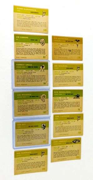 Lot of 11 F.H.F. 1961 Football Cards