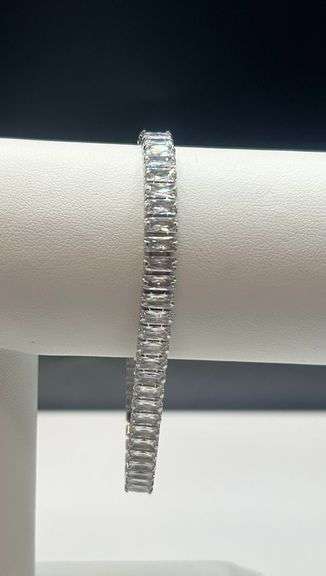 Sparkling 14.5 Ctw Lab Simulated Diamond 14 Kt White Gold Plated Tennis Bracelet