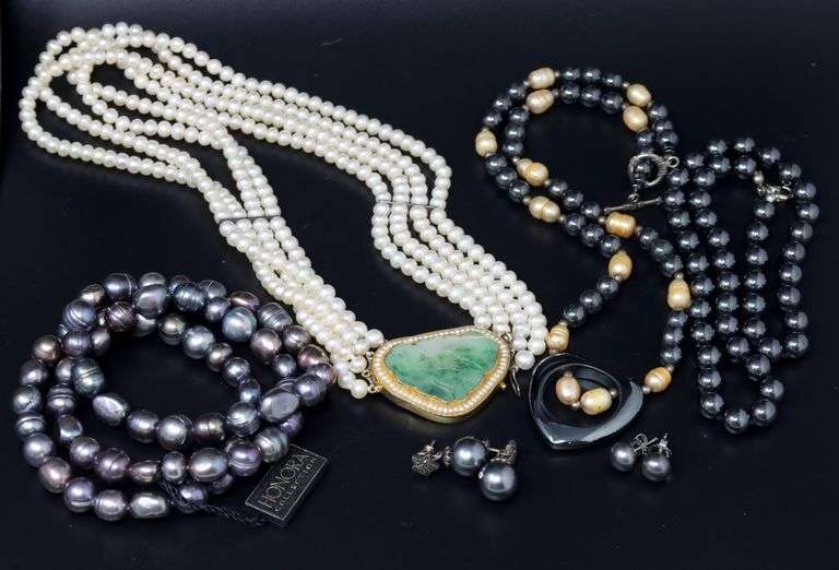Group lot of pearl mixed jewelry
