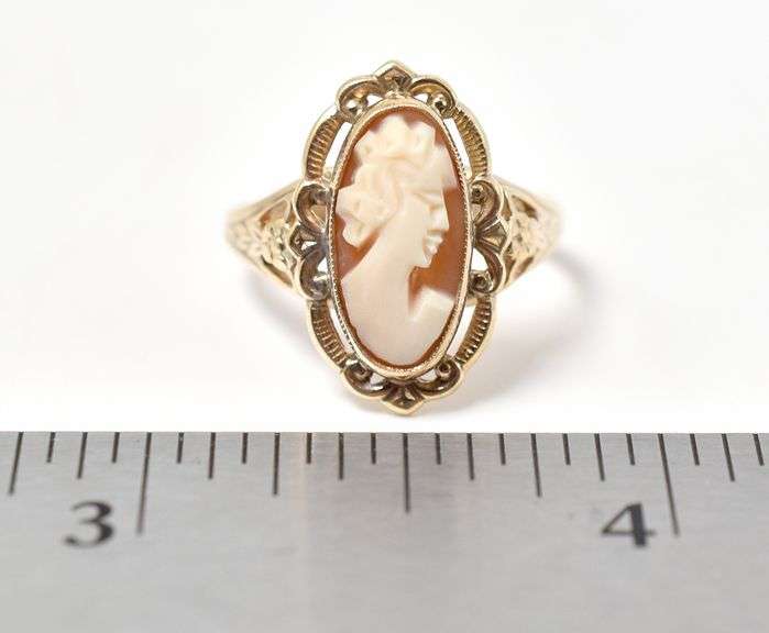 Vintage 10K Yellow Gold Sardonyx Cameo Ring