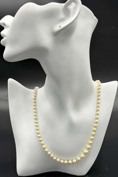 Graduated Pearl Necklace