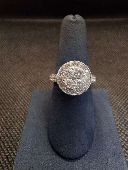 ENCHANTING 14K WHITE GOLD CLUSTER RING