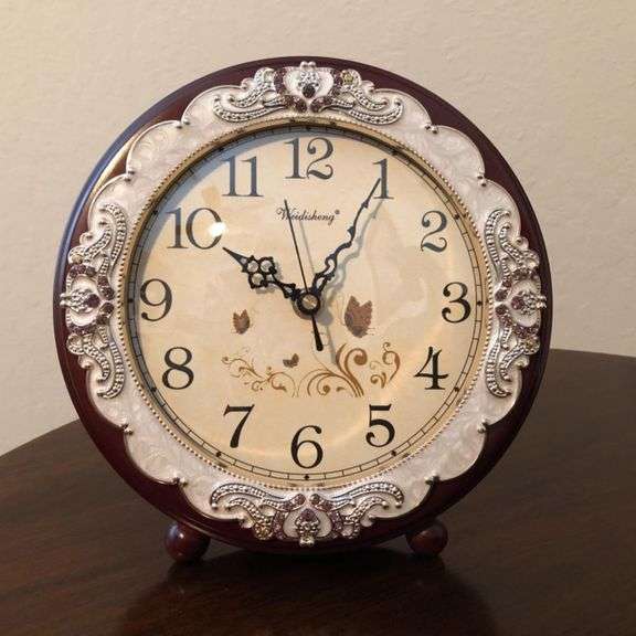 Classic Quartz European Table Clock