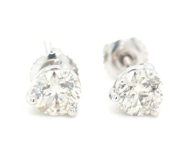 14kt White gold 1.51ctw diamond stud earrings