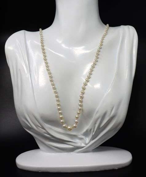 Vintage graduated pearl strand necklace with diamond clasp and shortener