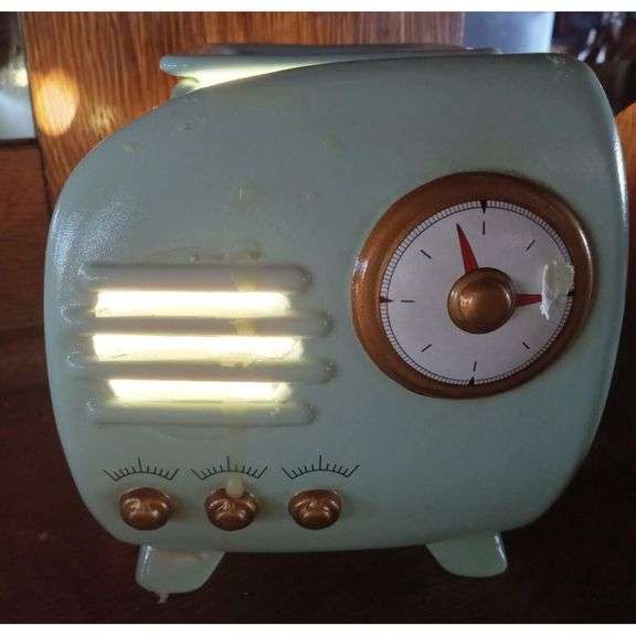 Retro Radio Wax Melt Warmer