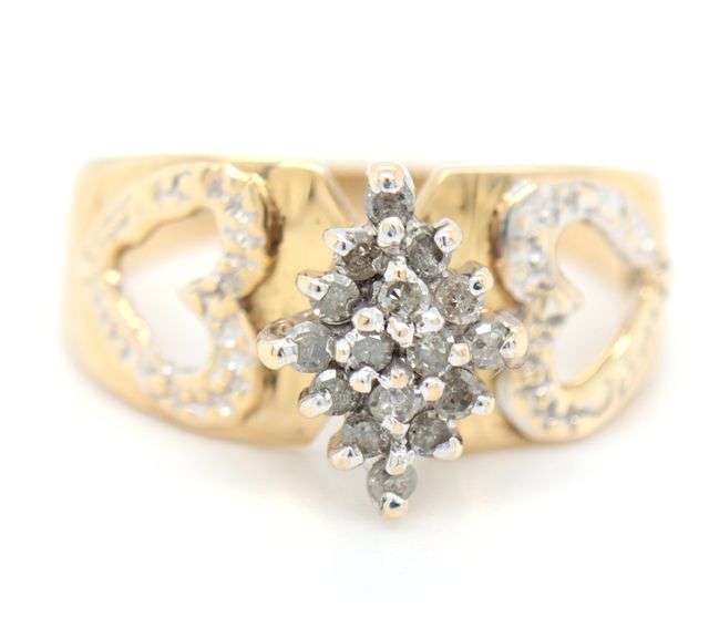Cute Little 10K YG Diamond Cluster Ring