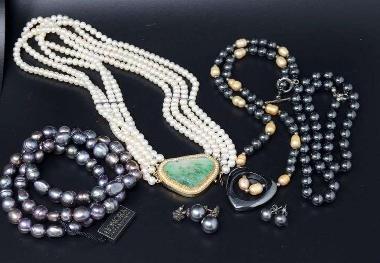 Group lot of pearl mixed jewelry