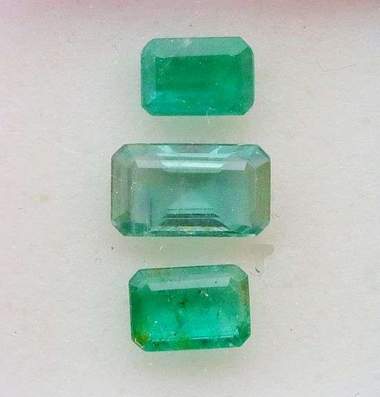 Gorgeous 2.09ct 3pc Emerald set!