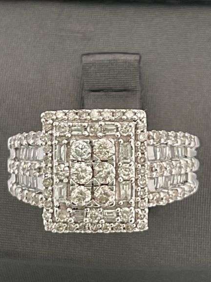CERTIFIED 14K WHITE GOLD DIAMOND RING