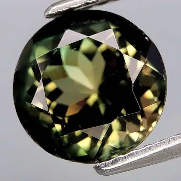 Superb 2.55ct multi-color Tourmaline solitaire -UNTREATED!!!