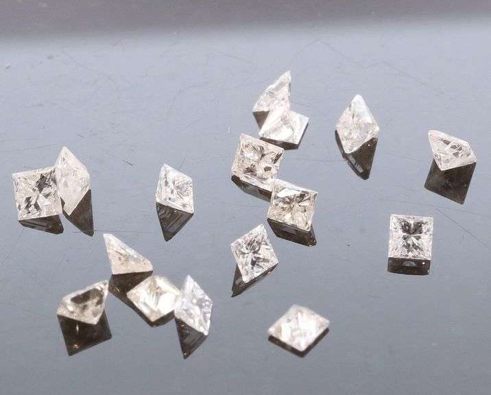 Glittering! Full .77ct set of princess cut Diamonds!