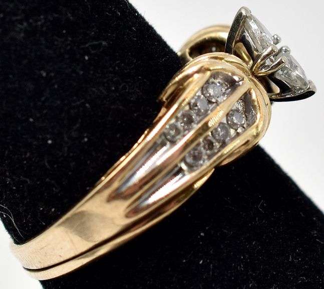 Gorgeous 14k Yellow Gold Diamond Ring.