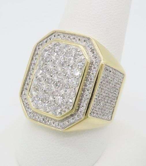 Men's 2.10CTW Diamond Encrusted Ring