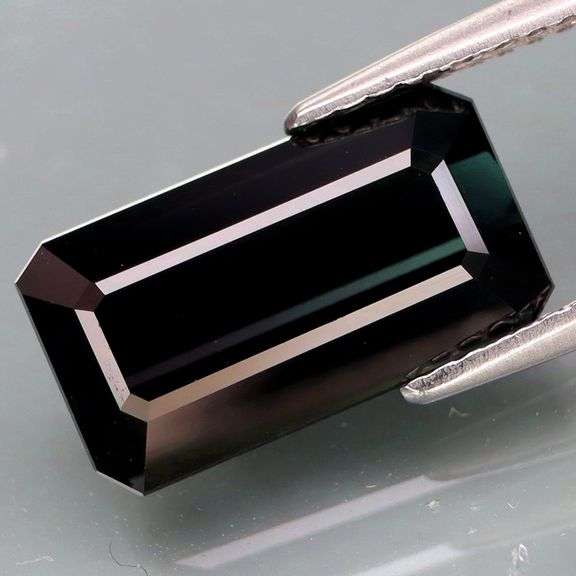 Incredible 4.62ct eye clean violet black Tourmaline!