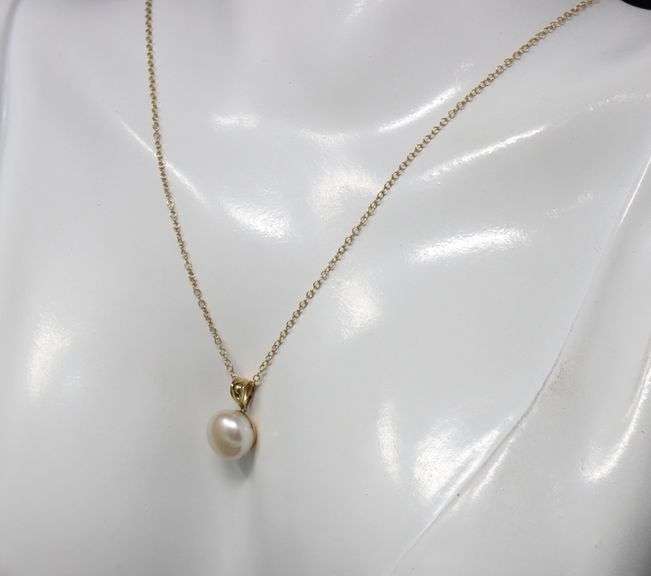 14kt Yellow Gold 9mm Pearl Pendant on Chain