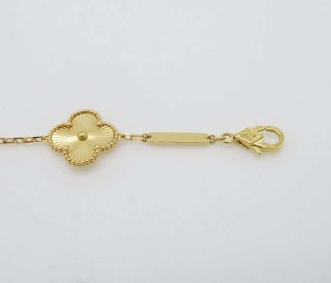 18k Yellow Gold Five Motif Clover Station Bracelet