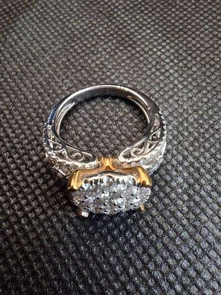 FASCINATING 18K WHITE GOLD DIAMON ENGAGEMENT RING