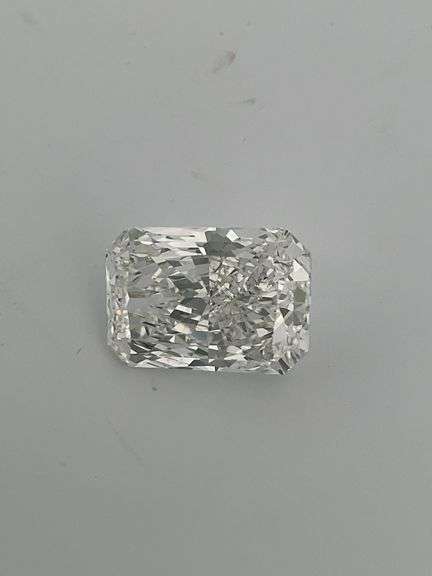 AMAZING IGI CERTIFIED LOOSE DIAMOND 7.02 CARATS EMERALD CUT F-VS2