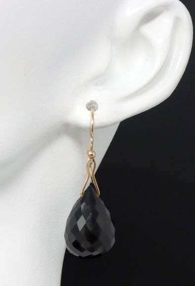 14kt Yellow gold black onyx dangle earrings