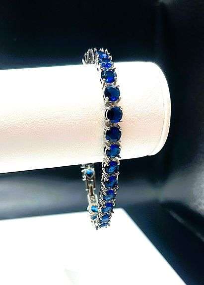 18 Kt White Gold Plated Lab Simulated 16.5 Cttw Midnight Blue Sapphire Tennis Bracelet