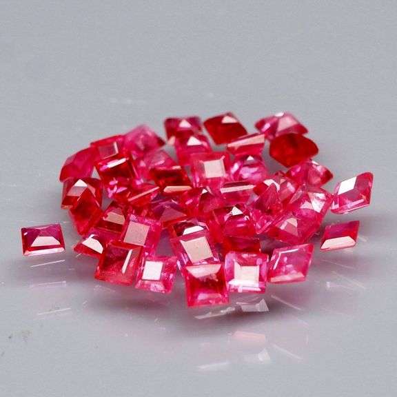 Hot pink! 1.86ct set of princess cut Rubies! Heated only!