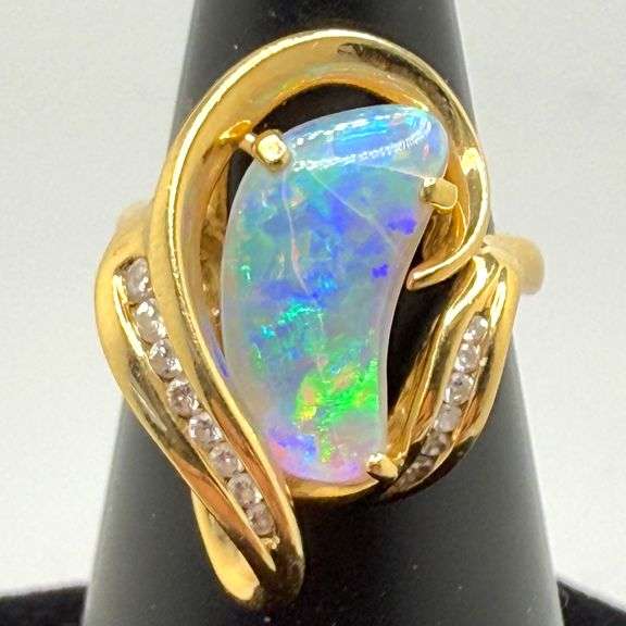 Exquisite 14k Gold Diamond and Fine Opal Set: Ring, Pendant, Earrings