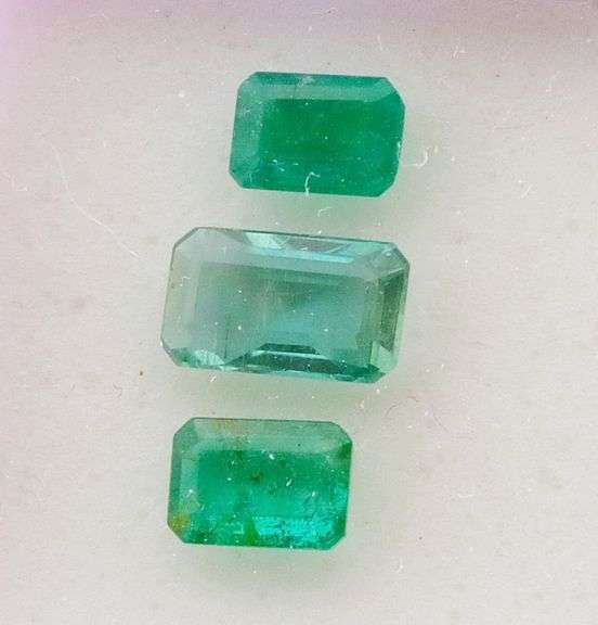 Gorgeous 2.09ct 3pc Emerald set!