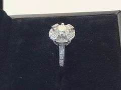STUNNING 14K WHITE GOLD ENGAGEMENT RING