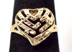 Beautiful Heart Ring in 14K Yellow Gold