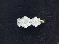 ELEGANT 14K YELLOW GOLD FLOWER CLUSTER DIAMOND RING