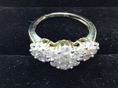 ELEGANT 14K YELLOW GOLD FLOWER CLUSTER DIAMOND RING