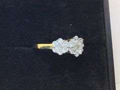 ELEGANT 14K YELLOW GOLD FLOWER CLUSTER DIAMOND RING