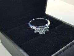 BREATHTAKING BEATIFUL PLATINUM DIAMOND RING