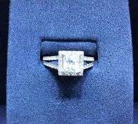 STUNNING 14K WHITE GOLD ENGAGEMENT RING