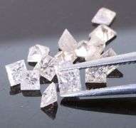 Glittering! Full 1.05ct set of princess cut Diamonds!