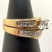 Charming 14K Gold Engagement Ring Set with Small Diamond - Size 6