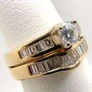 Charming 14K Gold Engagement Ring Set with Small Diamond - Size 6