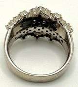 Magnificent 14k white gold diamond ring, size 7.5