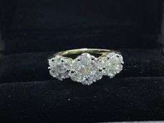 ELEGANT 14K YELLOW GOLD FLOWER CLUSTER DIAMOND RING