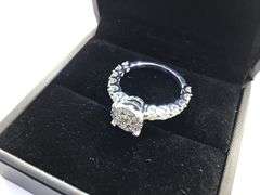 ENCHANTING 14K WHITE GOLD CLUSTER RING
