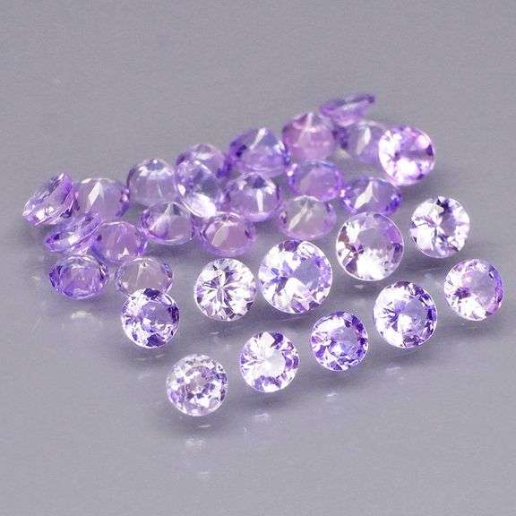 Glittering 3.28ct bright blue violet Tanzanite set