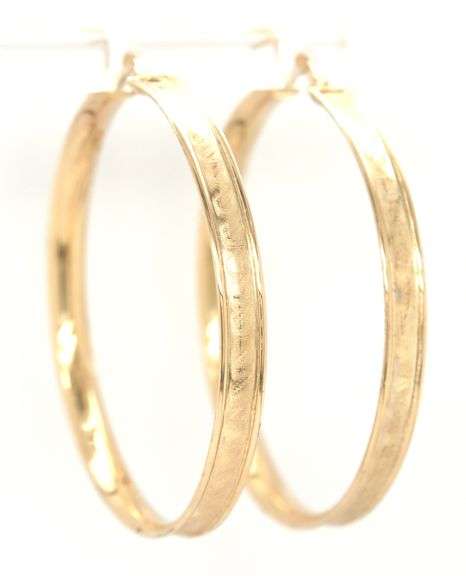 14kt Yellow gold Flat hoop with edge