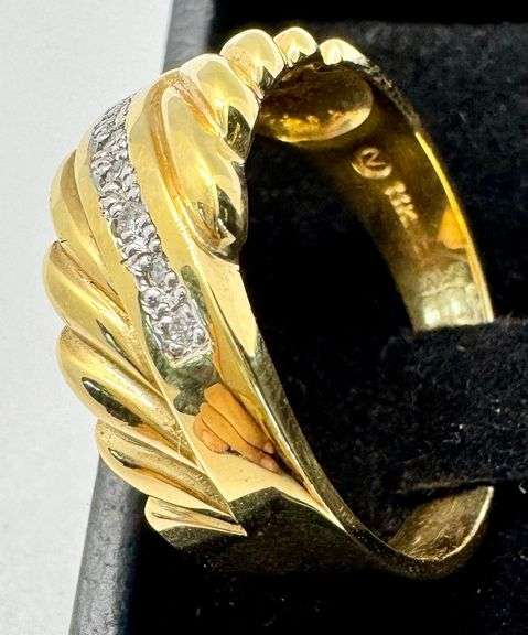 14K Yellow Gold Round Brilliant Cut Diamond Ring
