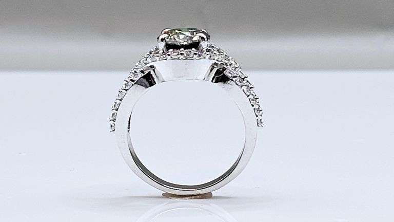 Dazzling 3.25 Ct Golden Amber Green Lab Diamond Ring
