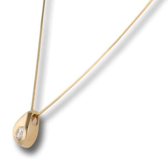 14kt Yellow Gold approximate 0.36ct Round Brilliant Cut Diamond Set in Pear Shaped Setting Pendant o